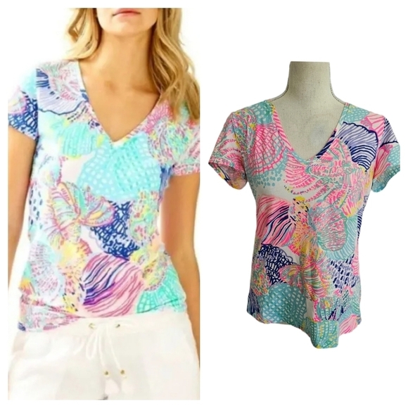 Lilly Pulitzer "Michelle" V-Neck Tee in "Roar of the Seas" - Picture 1 of 9